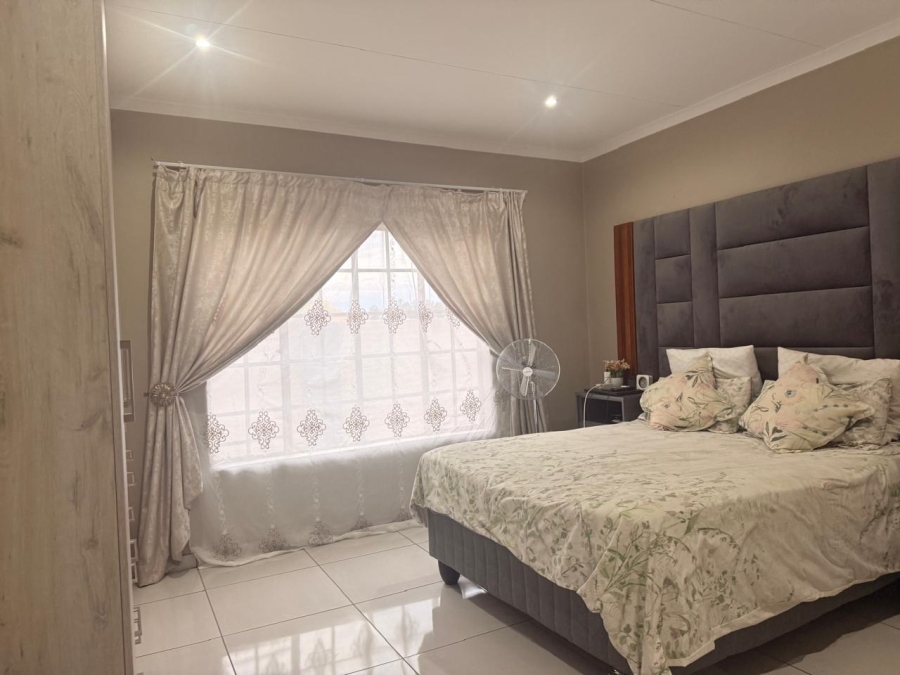 3 Bedroom Property for Sale in Waterkloof East North West